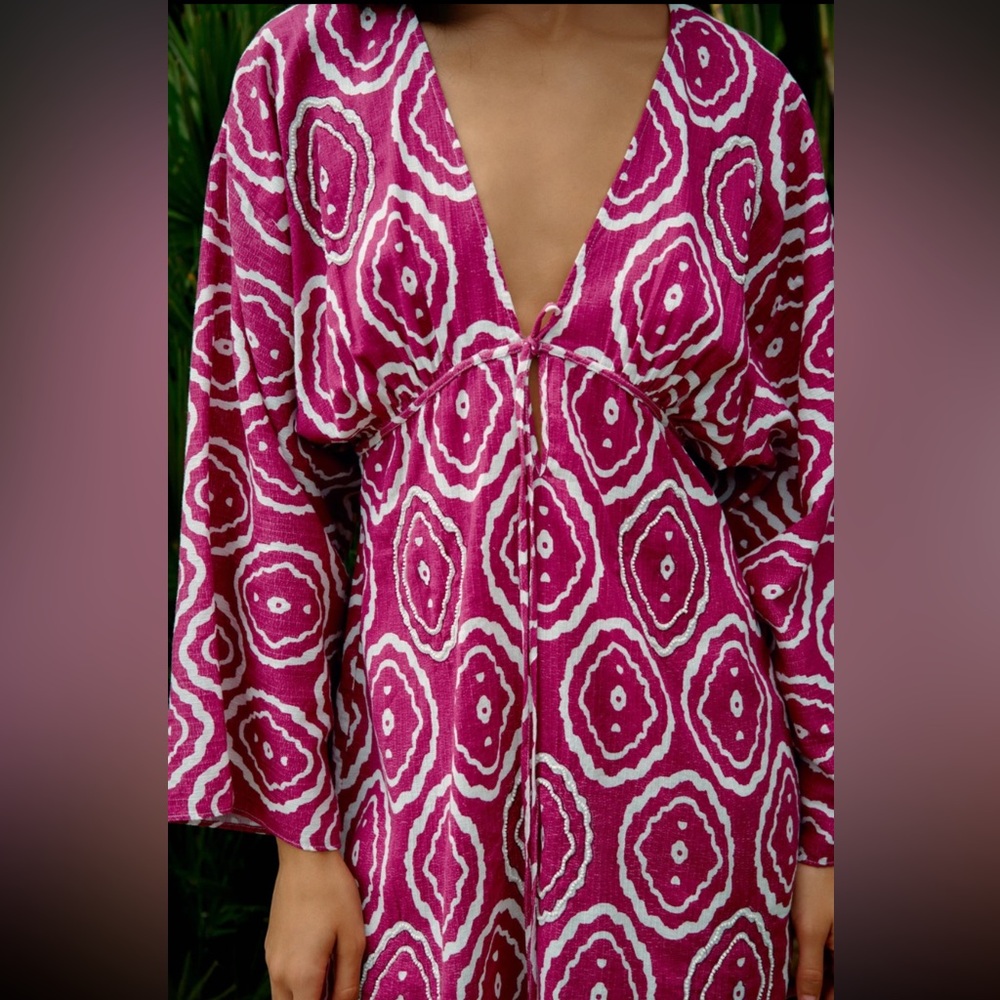 Zara | Fuschia and White Patterned Swim Cover-Up - Picture 2 of 6